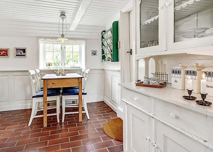 4 Person In Semesterbostad